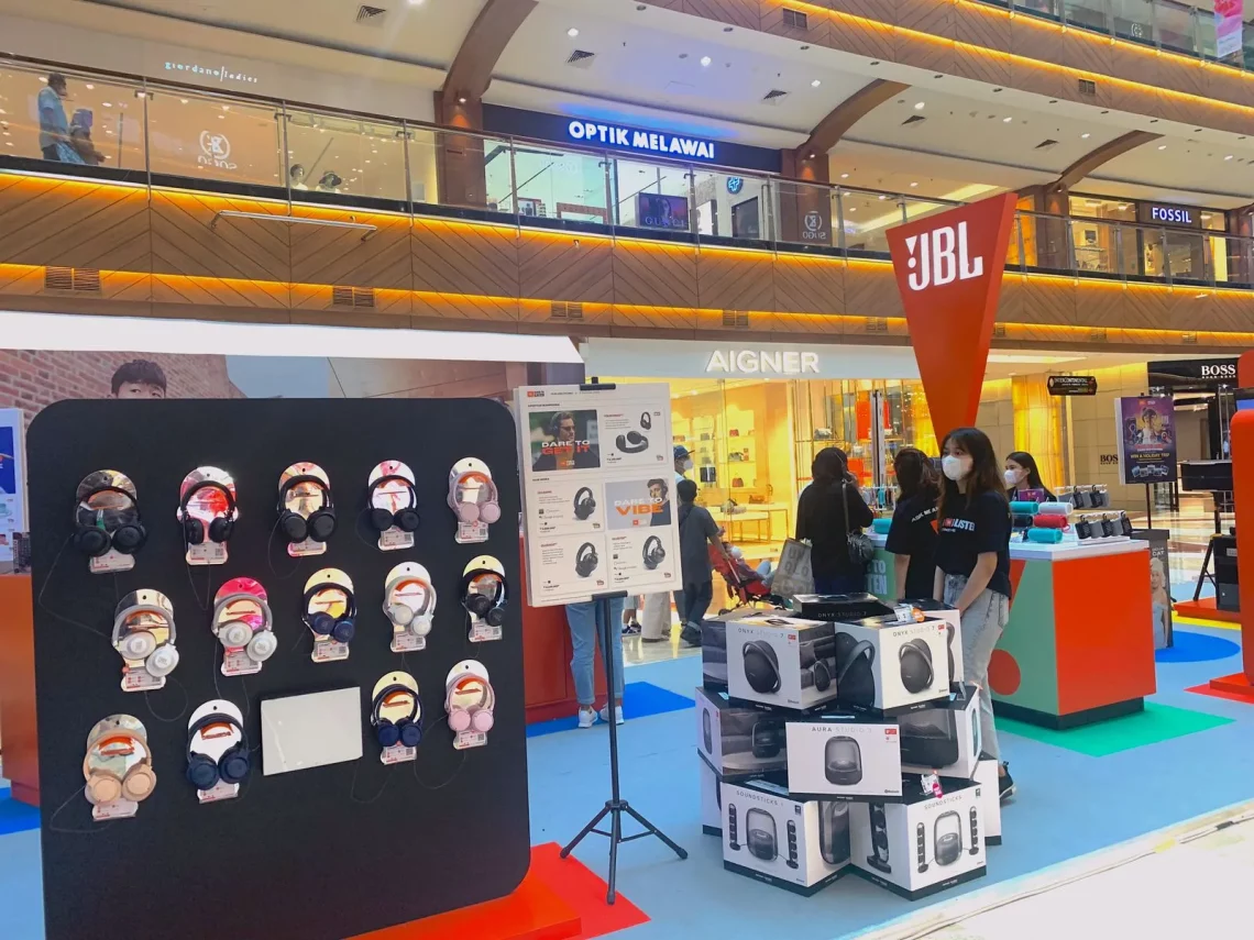 Pameran JBL di Atrium Utama PIM 2