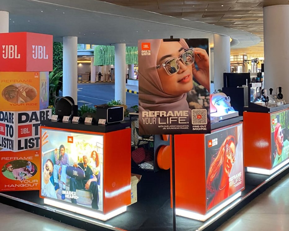 JBL Soundgear Frames Roadshow di Beach Walk, Bali